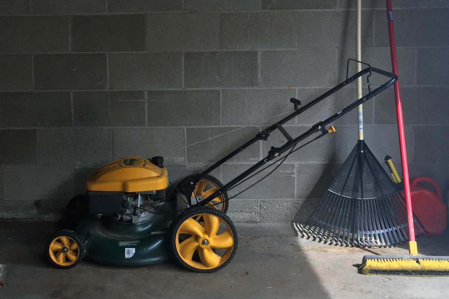 Should You Drain Gas From Lawn Mower For Winter