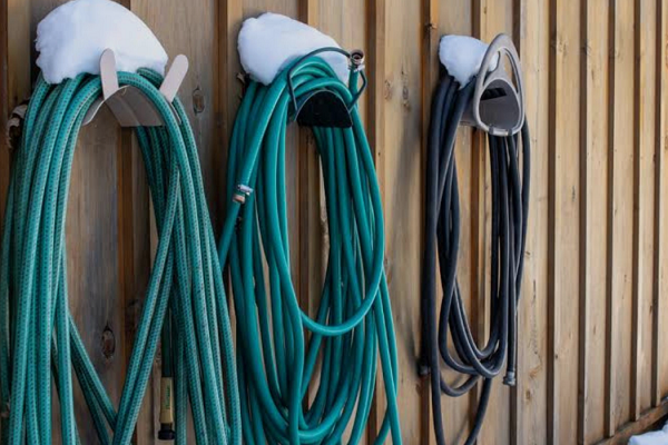 How To Keep A Garden Hose From Freezing